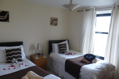 Photo 9 - The Carlton Holiday Apartments