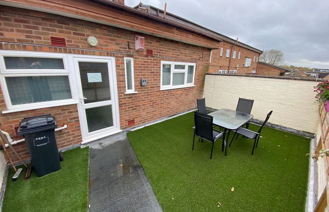 Lovely 2-bed Apartment in Solihull - Photo 20