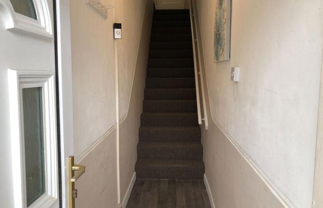 Lovely 2-bed Apartment in Solihull - Photo 17