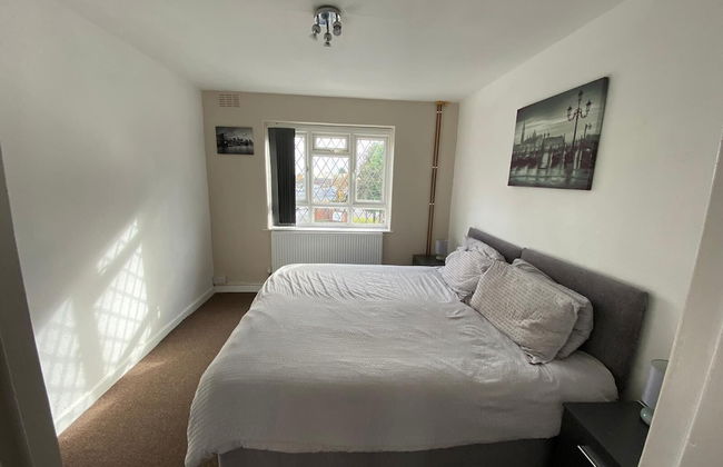 Lovely 2-bed Apartment in Solihull - Photo 7