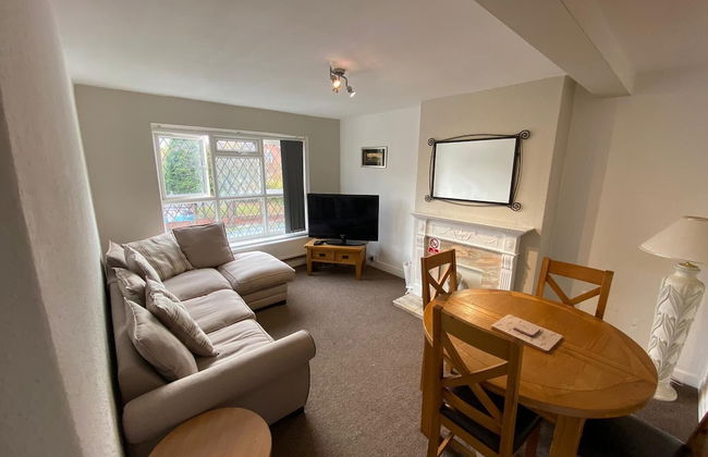 Lovely 2-bed Apartment in Solihull - Photo 1