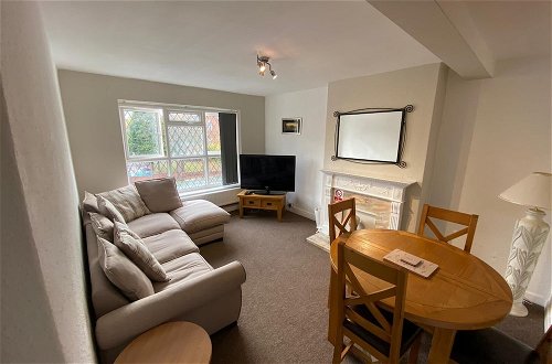 Photo 1 - Lovely 2-bed Apartment in Solihull