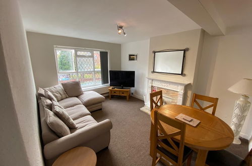 Photo 1 - Lovely 2-bed Apartment in Solihull