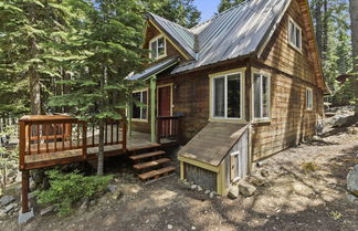 Photo 1 - Chambers Landing Chalet