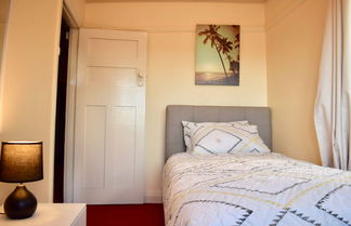 Photo 2 - Comfortable 3 Bedroom Apartment In Trendy Haberfield