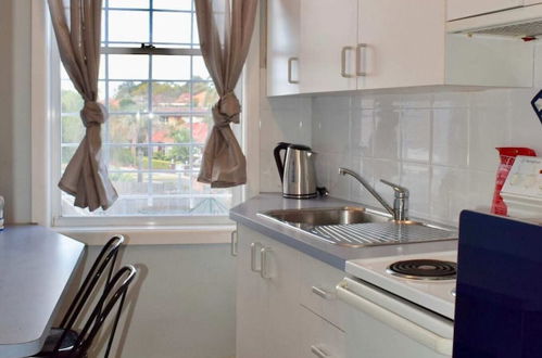 Photo 10 - Comfortable 3 Bedroom Apartment In Trendy Haberfield