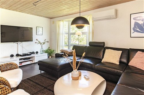 Photo 5 - 10 Person Holiday Home in Blavand