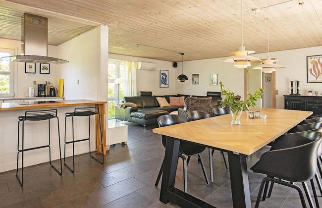 10 Person Holiday Home in Blavand - Foto 3