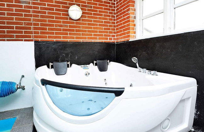 12 Person Holiday Home in Fano - Foto 14
