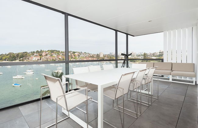 Harbour Front Single Level Apartment - Photo 1