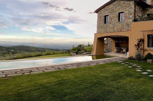 Foto 18 - Wonderful Private Villa With Pool in Riparbella
