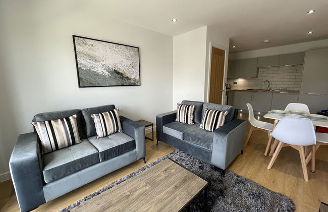 Modern & Comfortable 2BR Apartment - Foto 10