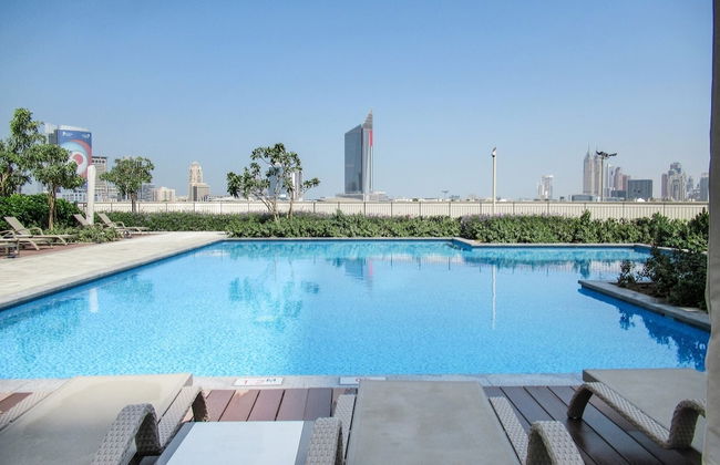 Modern 2BR w/ Tranquil Ambience in Emirates Hills! - Foto 14