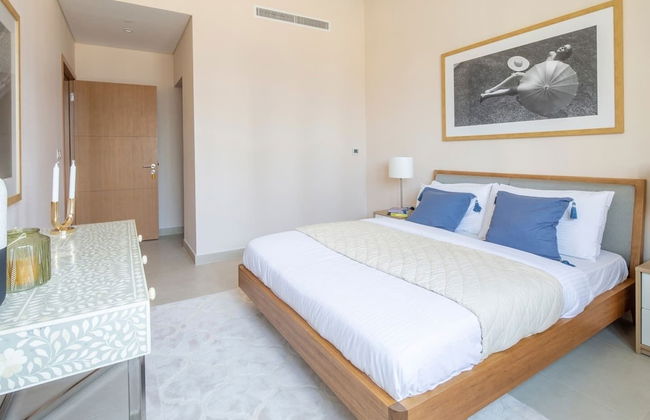 Modern 2BR w/ Tranquil Ambience in Emirates Hills! - Foto 6