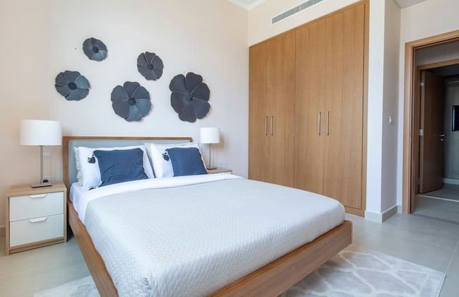 Modern 2BR w/ Tranquil Ambience in Emirates Hills! - Foto 5