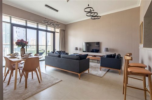 Photo 15 - Modern 2BR w/ Tranquil Ambience in Emirates Hills