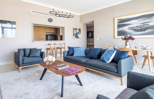 Modern 2BR w/ Tranquil Ambience in Emirates Hills! - Foto 1