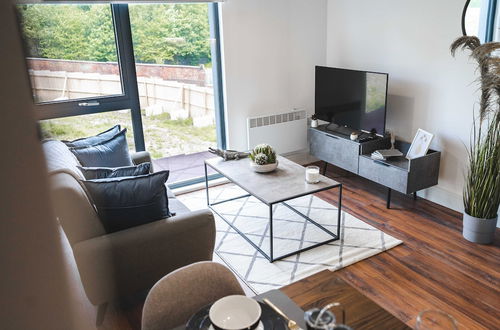 Photo 25 - Staycay Modern Studio Apartment in Sheffield City Centre