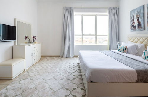 Photo 3 - Premier 1BR Apartment in JLT - Sleeps 3