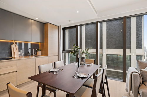 Photo 9 - Stunning two Bedroom Docklands Apartment With Balcony