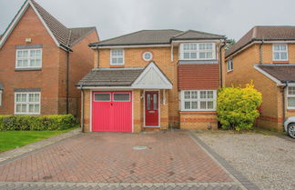 Photo 1 - Modern 4 Bedroom Detached House in Cardiff