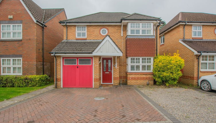 Photo 1 - Modern 4 Bedroom Detached House in Cardiff