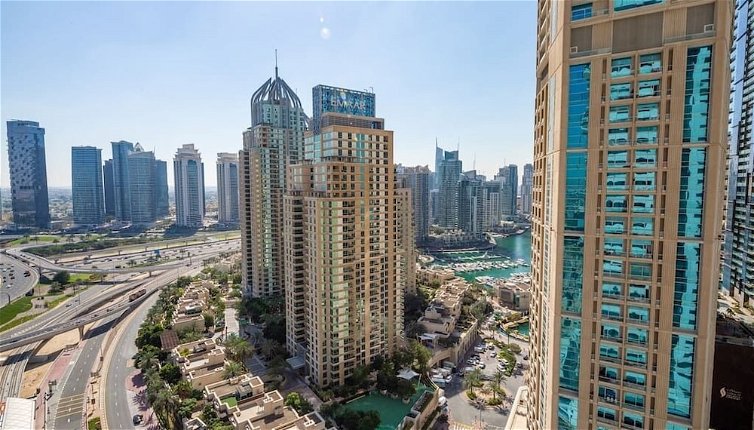 Foto 1 - Luxury Living in This Stylish 2BR in Dubai Marina