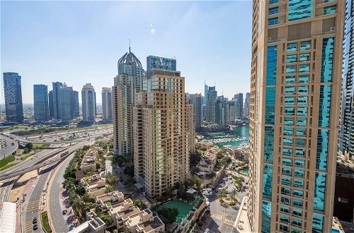 Foto 1 - Luxury Living in This Stylish 2BR in Dubai Marina