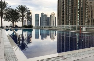 Foto 2 - Luxury Living in This Stylish 2BR in Dubai Marina