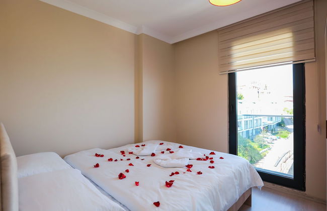 Sofia Beach Residence - Photo 4