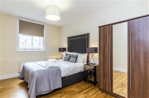 Photo 5 - Bright 3 Bedroom Apartment in Hammersmith