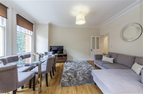 Foto 10 - Bright 3 Bedroom Apartment in Hammersmith