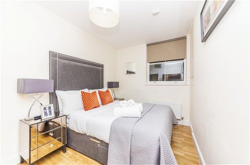 Foto 7 - Bright 3 Bedroom Apartment in Hammersmith