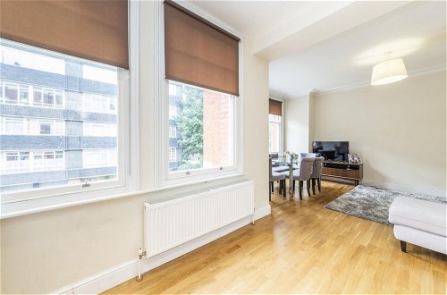 Foto 14 - Bright 3 Bedroom Apartment in Hammersmith