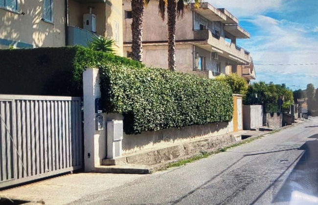Quaint Little apt for 4 With Pool - Foto 26