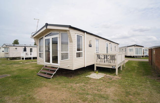 Pets Stay Free 8 Berth lux van Heacham Beach - Photo 1