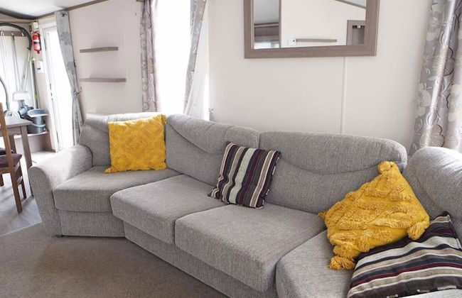 Pets Stay Free 8 Berth lux van Heacham Beach - Photo 7