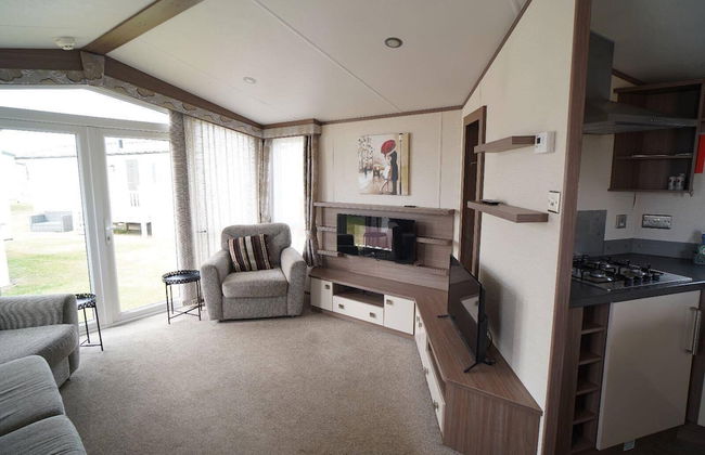 Pets Stay Free 8 Berth lux van Heacham Beach - Photo 9