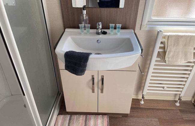 Pets Stay Free 8 Berth lux van Heacham Beach - Photo 12
