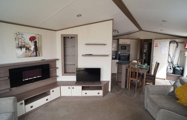 Pets Stay Free 8 Berth lux van Heacham Beach - Photo 8