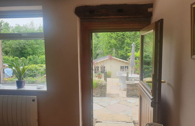 Beautiful 2-bed Cottage in Hurst Green - Foto 11