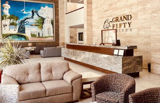 Photo 2 - Hotel Grand Fifty Suites