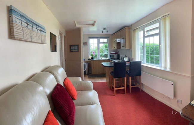 2 Bedroom Chalet - Praa Sands, Cornwall - Foto 5