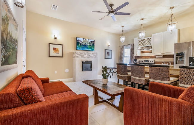 2BD Spacious condo Steps from ST Charles - Photo 1