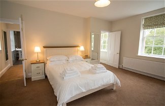Foto 2 - Spacious 2 Bedroom Apartment Surrounded with 36 Acres of Parkland