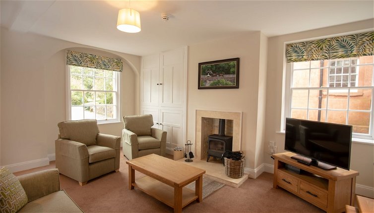 Photo 1 - Spacious 2 Bedroom Apartment Surrounded with 36 Acres of Parkland