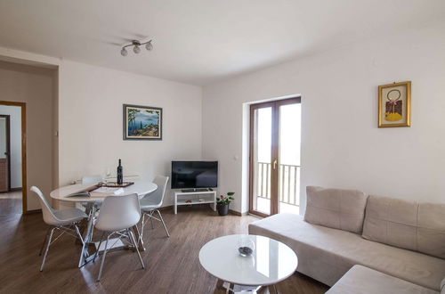 Photo 15 - Spacious Apartment, Private Terrace in the Countryside, Wi-fi and Parking