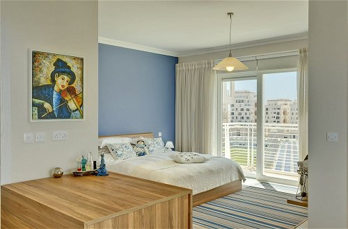 Foto 20 - Luxury Apartment inc Pool Views