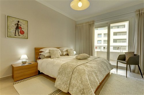 Foto 36 - Luxury Apartment inc Pool Views
