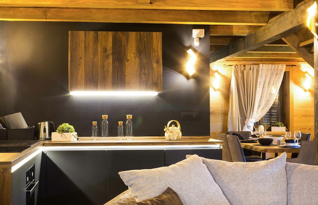 Amazing Chalet with Private Garden, Hot Tub, Sauna, Great Location by the River - Foto 5